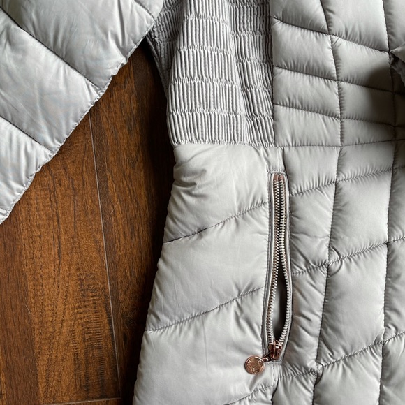 NWOT Bernardo fitted packable puffer - Picture 9 of 13